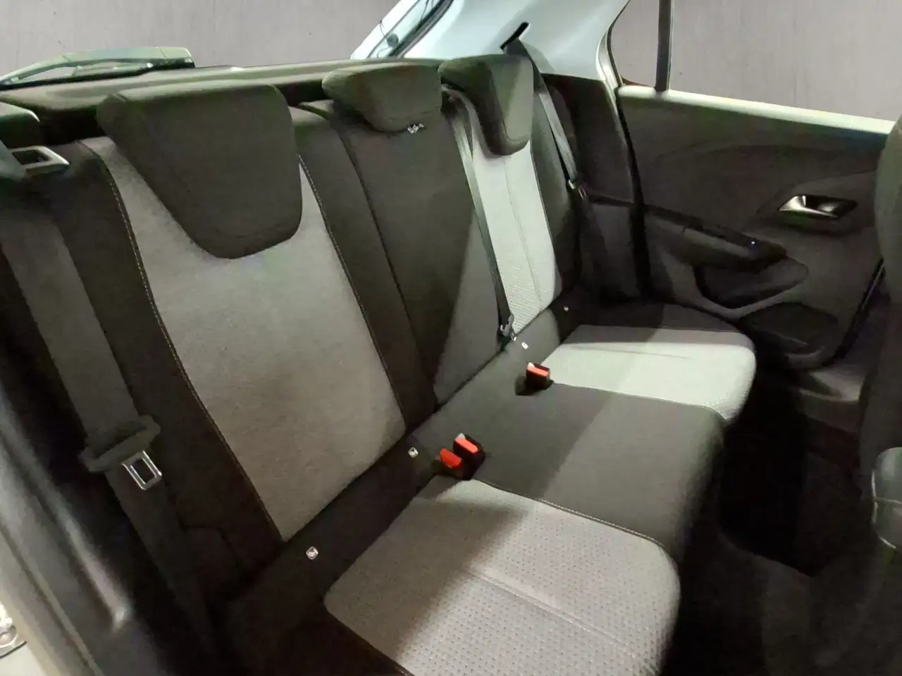 Opel Corsa F 1.2 Edition, Totwinkelassist., Sitz-und — Galería del vehículo 18