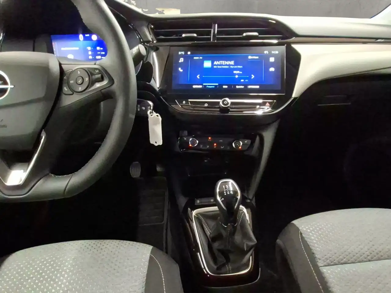 Opel Corsa F 1.2 Edition, Totwinkelassist., Sitz-und — Galería del vehículo 15