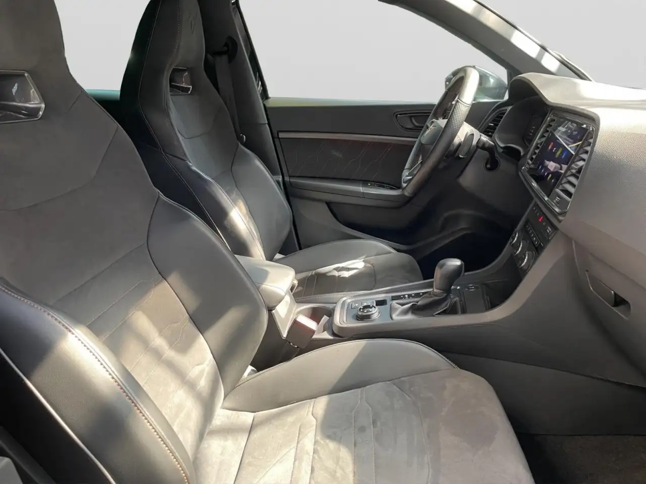 CUPRA Ateca VZ 4Drive 5JGar AHK eHeck ACC SHZ Memory — Galería del vehículo 16
