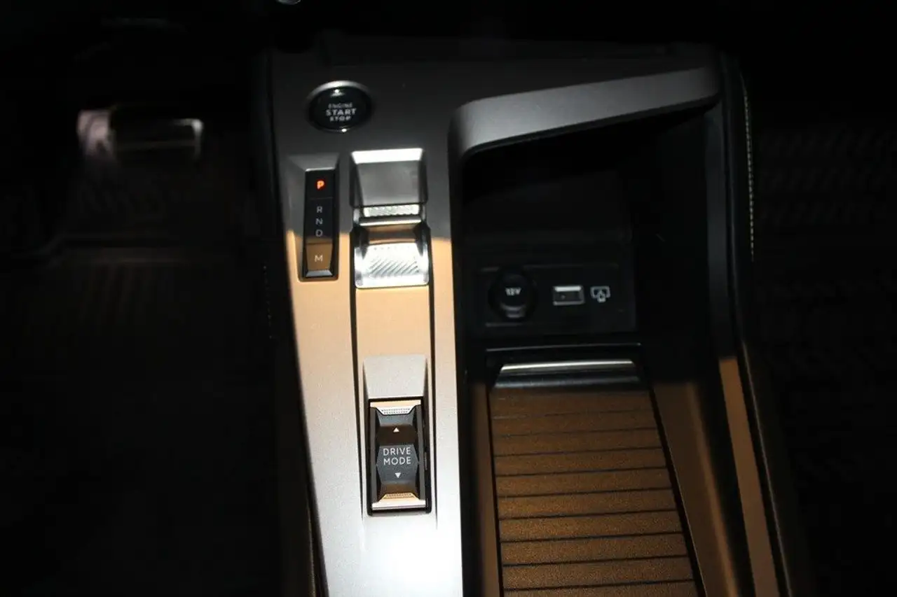 Peugeot 308 SW GT 1.2 PureTech 130 EAT8*LED*ACC*KAMERA* — Galerie du véhicule 21