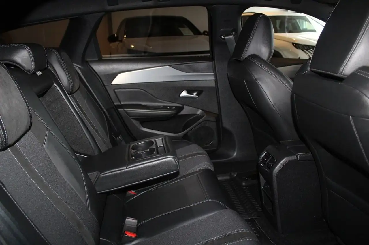 Peugeot 308 SW GT 1.2 PureTech 130 EAT8*LED*ACC*KAMERA* — Galerie du véhicule 16