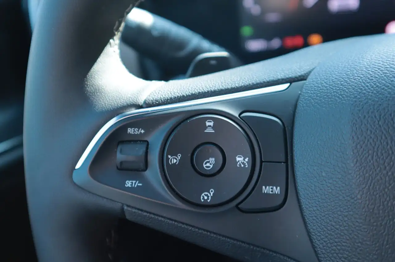 Opel Mokka 1.2T AT8 GS Alcantara NaviPro Matrix Allw — معرض صور السيارة 10