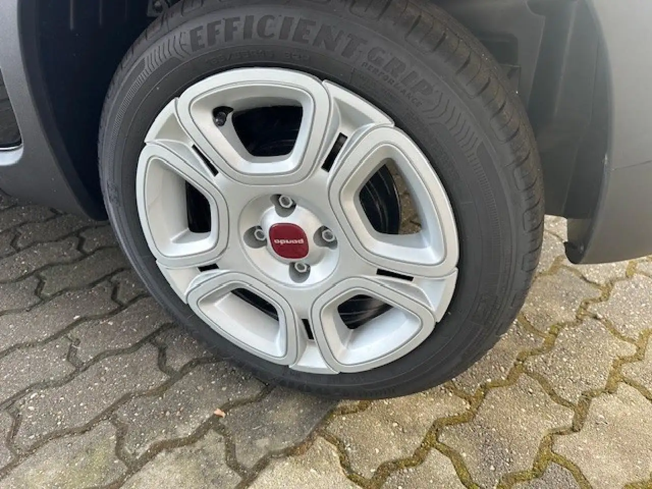 Fiat Panda Pandy Hybrid 1,0 GSE 70 PS Base — Vehicle gallery 5