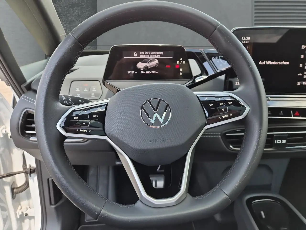 Volkswagen ID.3 Pro Panorama und AHK — معرض صور السيارة 10