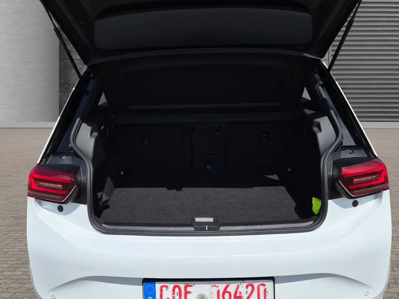 Volkswagen ID.3 Pro Panorama und AHK — معرض صور السيارة 15