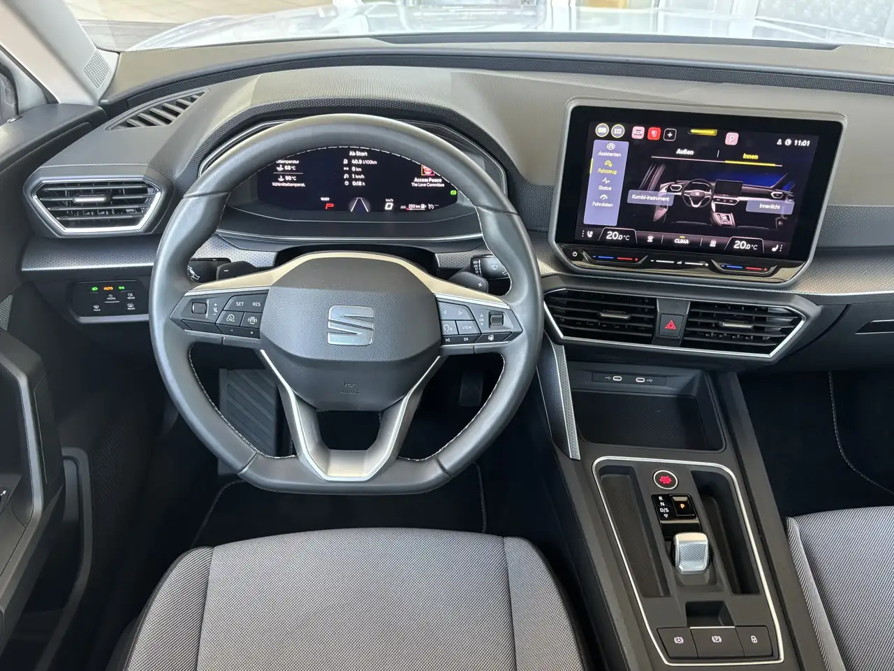 SEAT Leon Sportstourer 1.5 eTSI 110 kW Style AHK SHZ — Galerie du véhicule 21