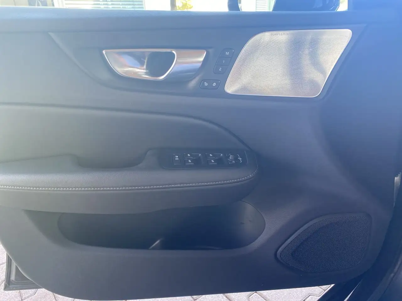 Volvo V60 Kombi T8 Ultra Dark Recharge WiPa*LED*Navi* — معرض صور السيارة 16