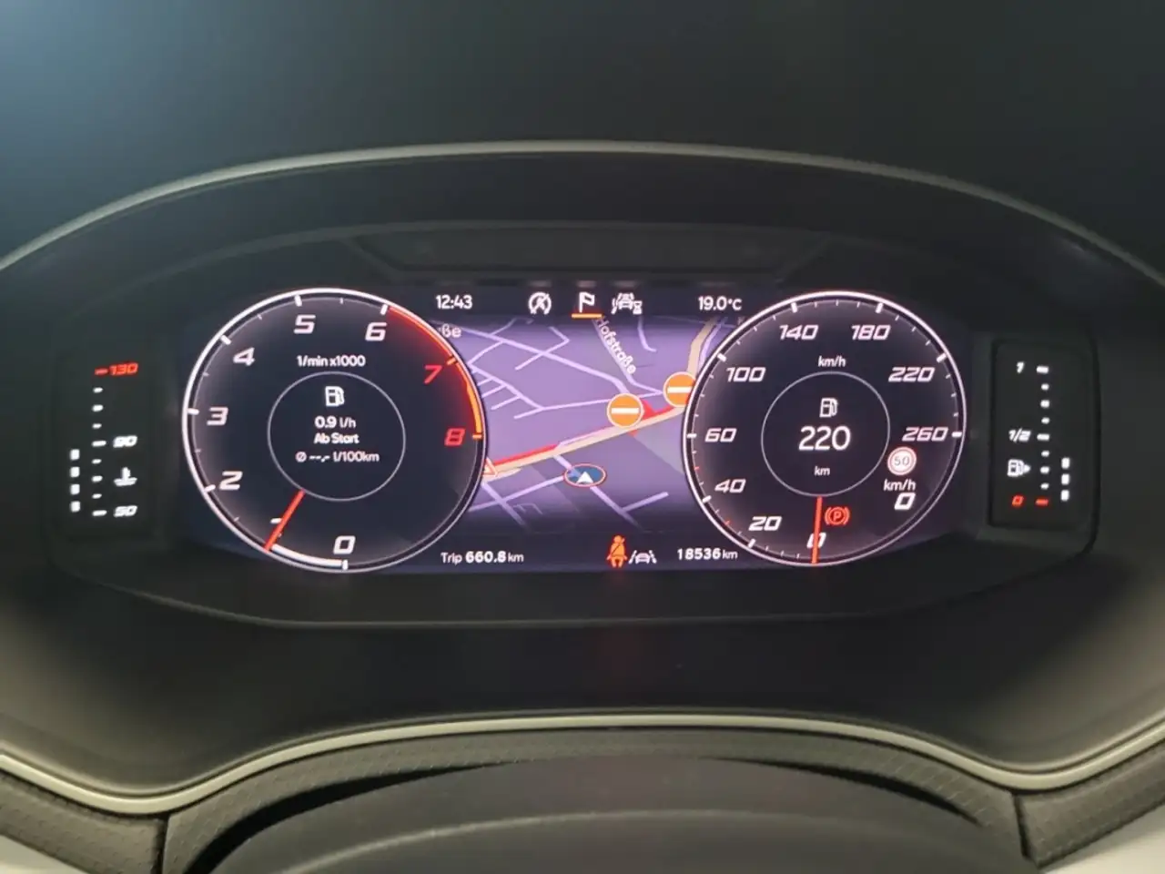 SEAT Ibiza FR NAV LED DIG-DISPLAY SITZ.HZG TEMPOMAT APPLE/AND — Galería del vehículo 11