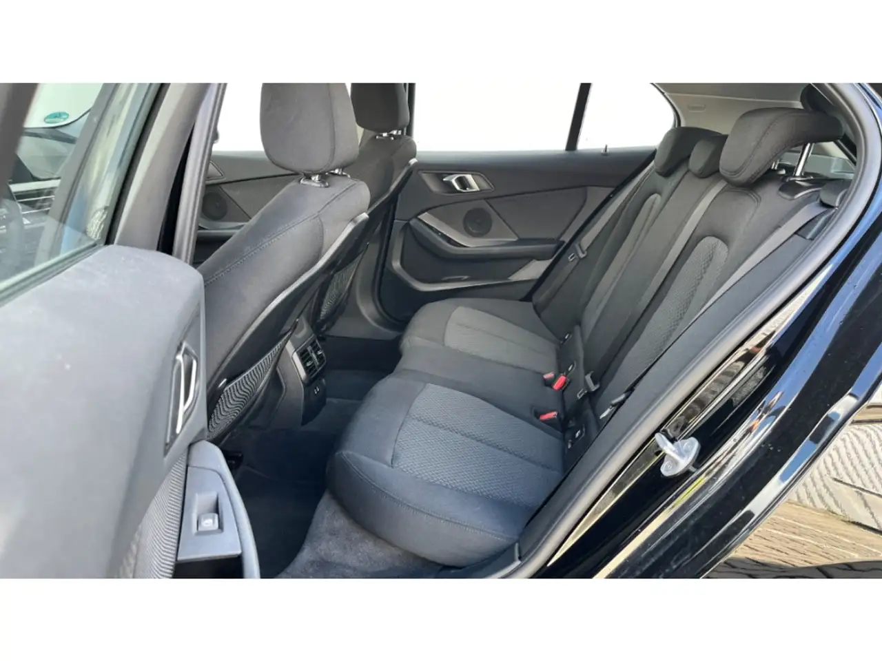 BMW 116 i Navi SHZ Tempomat LED LCProf ActiveG+ — معرض صور السيارة 12