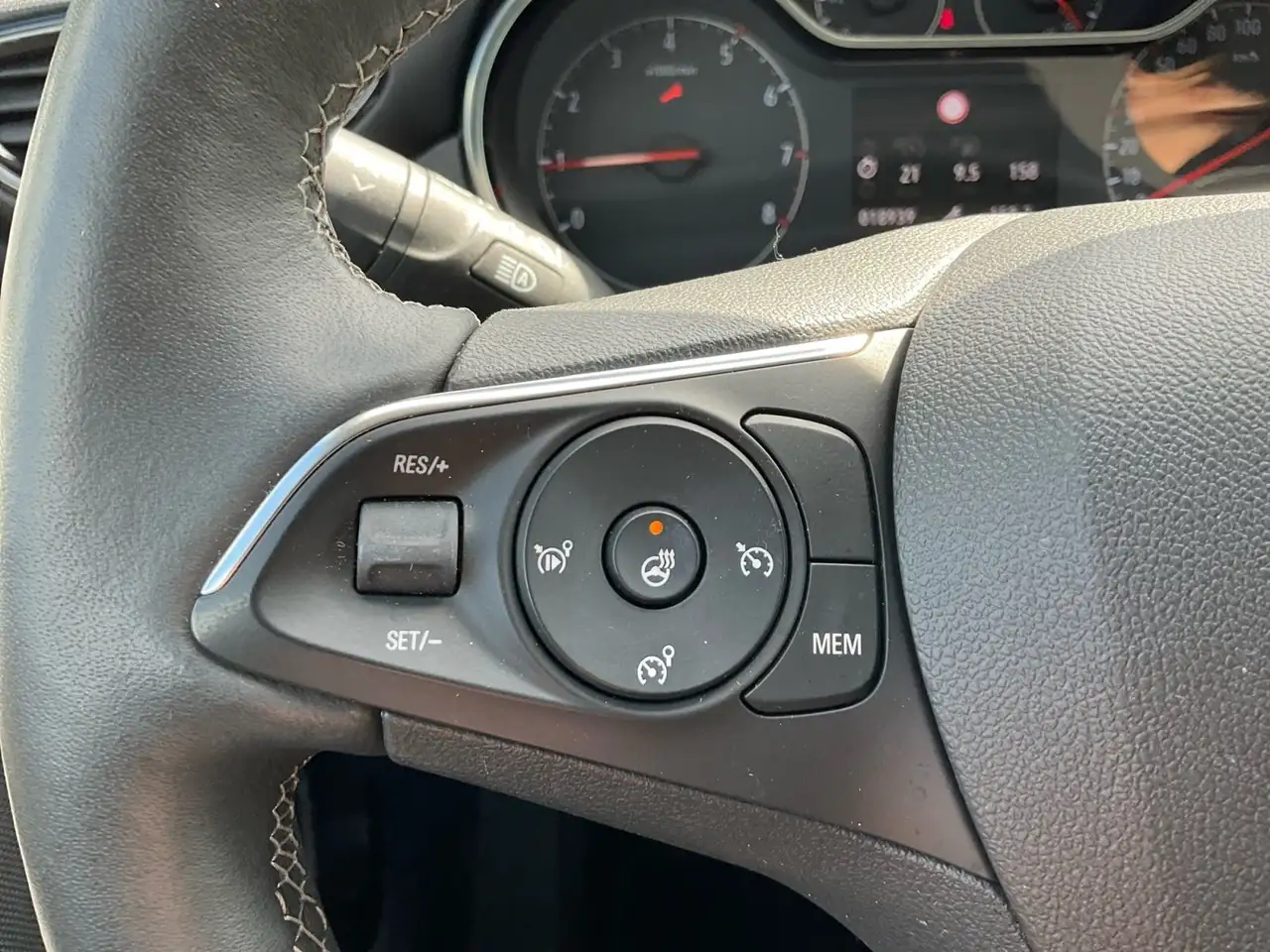Opel Crossland 1.2 Turbo NUR 18938 KILOMETER+GARANTIE — معرض صور السيارة 19