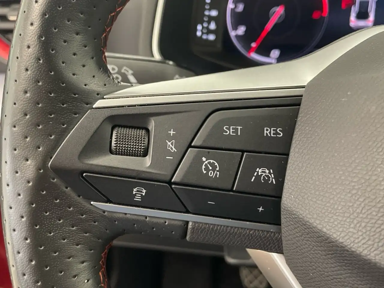 SEAT Arona 1.0 TSI S&S FR XM 115 — Vehicle gallery 9