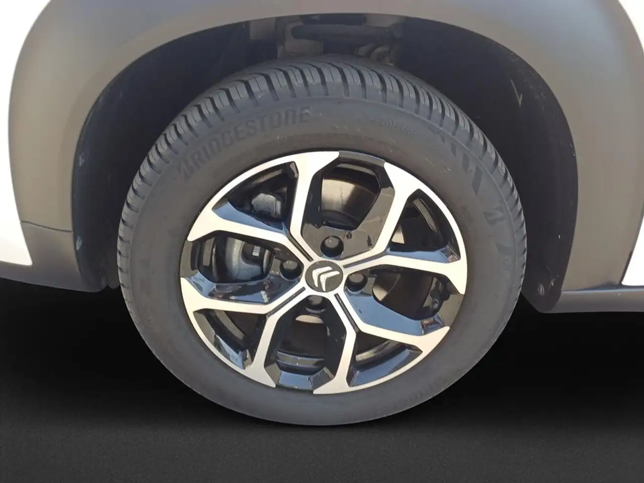 Citroen C3 Aircross PureTech 110 S&S Shine — Galerie du véhicule 8