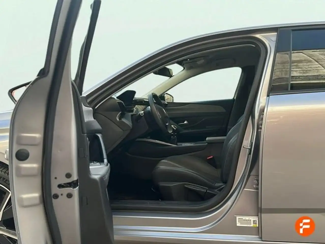 Peugeot 308 1.2 PureTech S&S Allure 130 — Galerie du véhicule 26