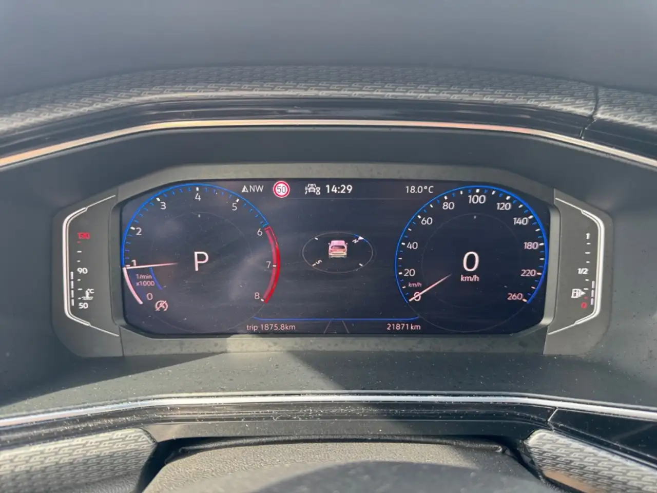 Volkswagen T-Cross R-Line Sportpaket Navi Digitales Cockpit LED Dyn. — Galería del vehículo 17