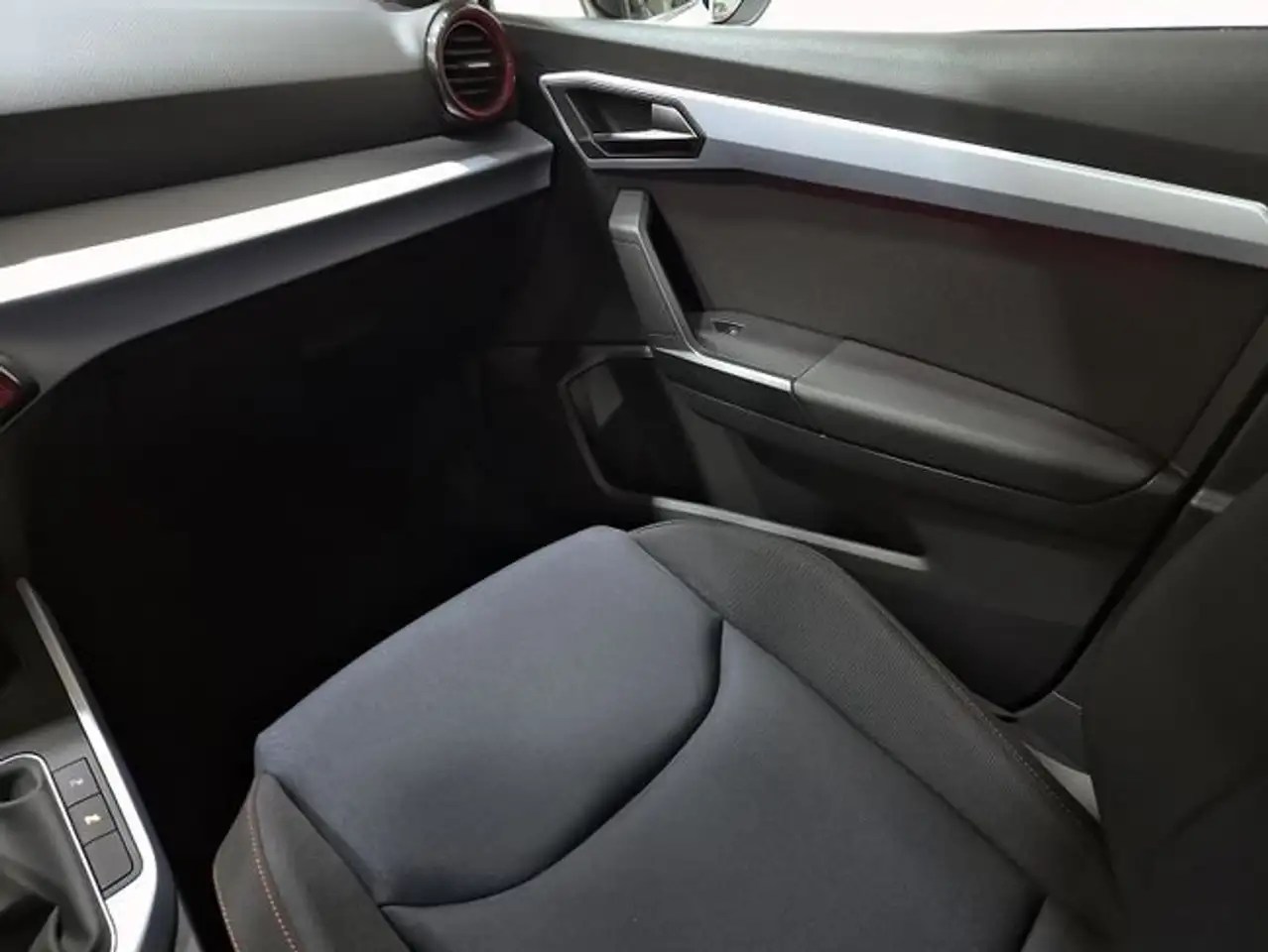 SEAT Arona 1.0 TSI 85kW (115CV) FR XM — Galería del vehículo 31