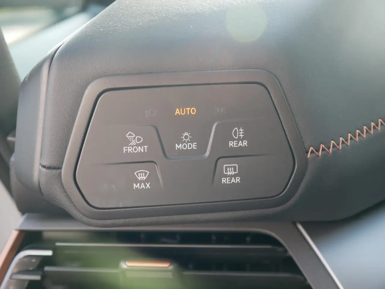 CUPRA Born 150 kW LED Android Apple Keyless-Go — معرض صور السيارة 26