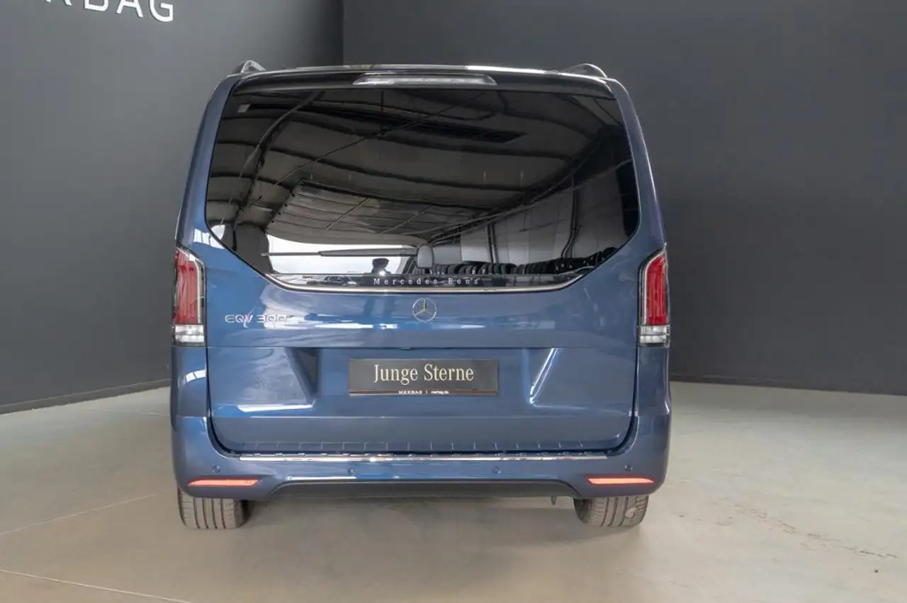 Mercedes-Benz Sonstige EQV *300 Avantgarde Lang Pano Distro 360° LED — Vehicle gallery 4