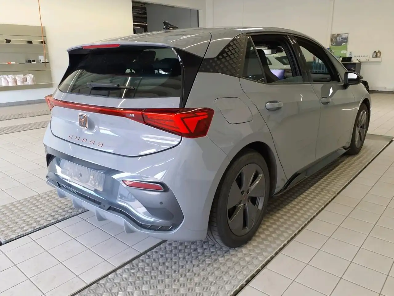 CUPRA Born Digitales Cockpit LED Mehrzonenklima Fahrerprofil — Galería del vehículo 4