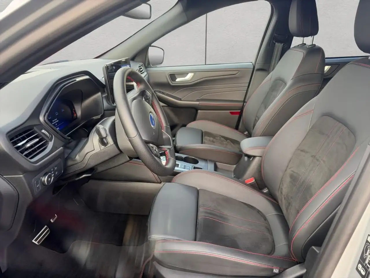 Ford Kuga 2.5 Duratec FHEV ST-LINE X — Galería del vehículo 10