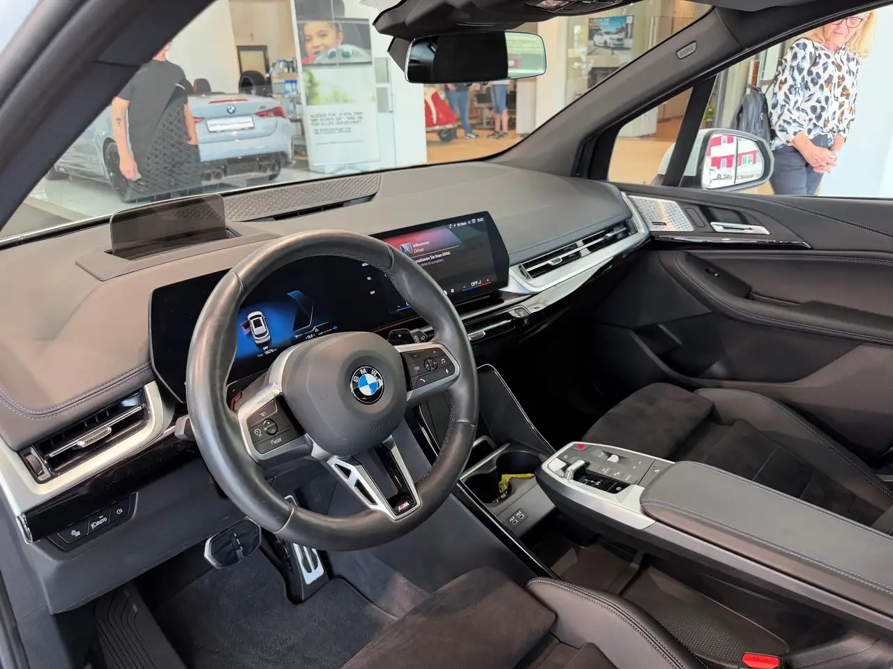 BMW 218 i MSport M Sportpaket Head-Up HK HiFi DAB — معرض صور السيارة 17