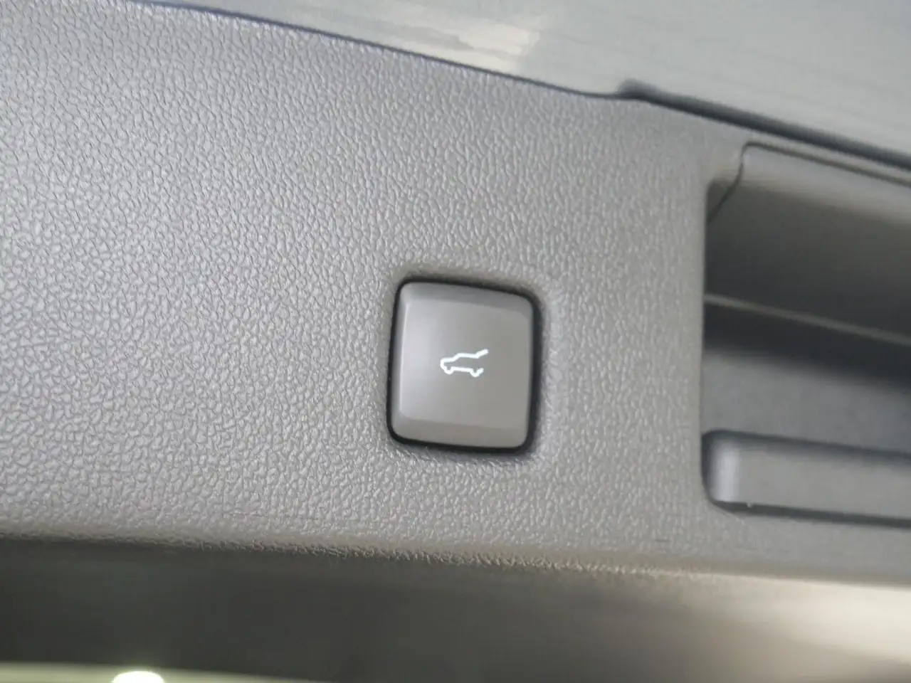 Ford Kuga ST-Line X 2.5 Duratec PHEV 165kW Auto — معرض صور السيارة 20
