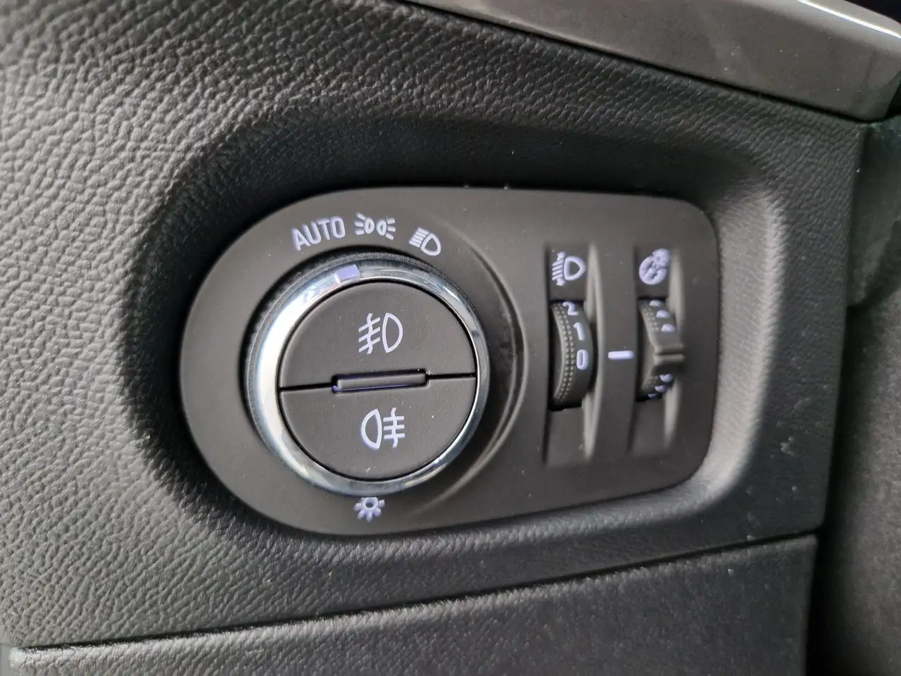 Opel Mokka 1.2 Turbo Ultimate Kamera SHZ — معرض صور السيارة 32