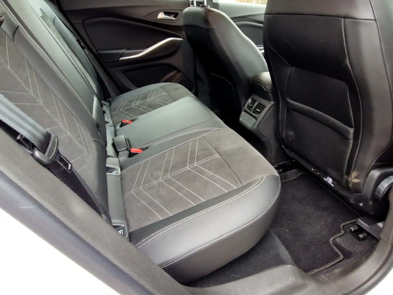 Opel Grandland 1.2 GS Line 360*KlimaA*LED*Navi*SHZ*LM — معرض صور السيارة 12