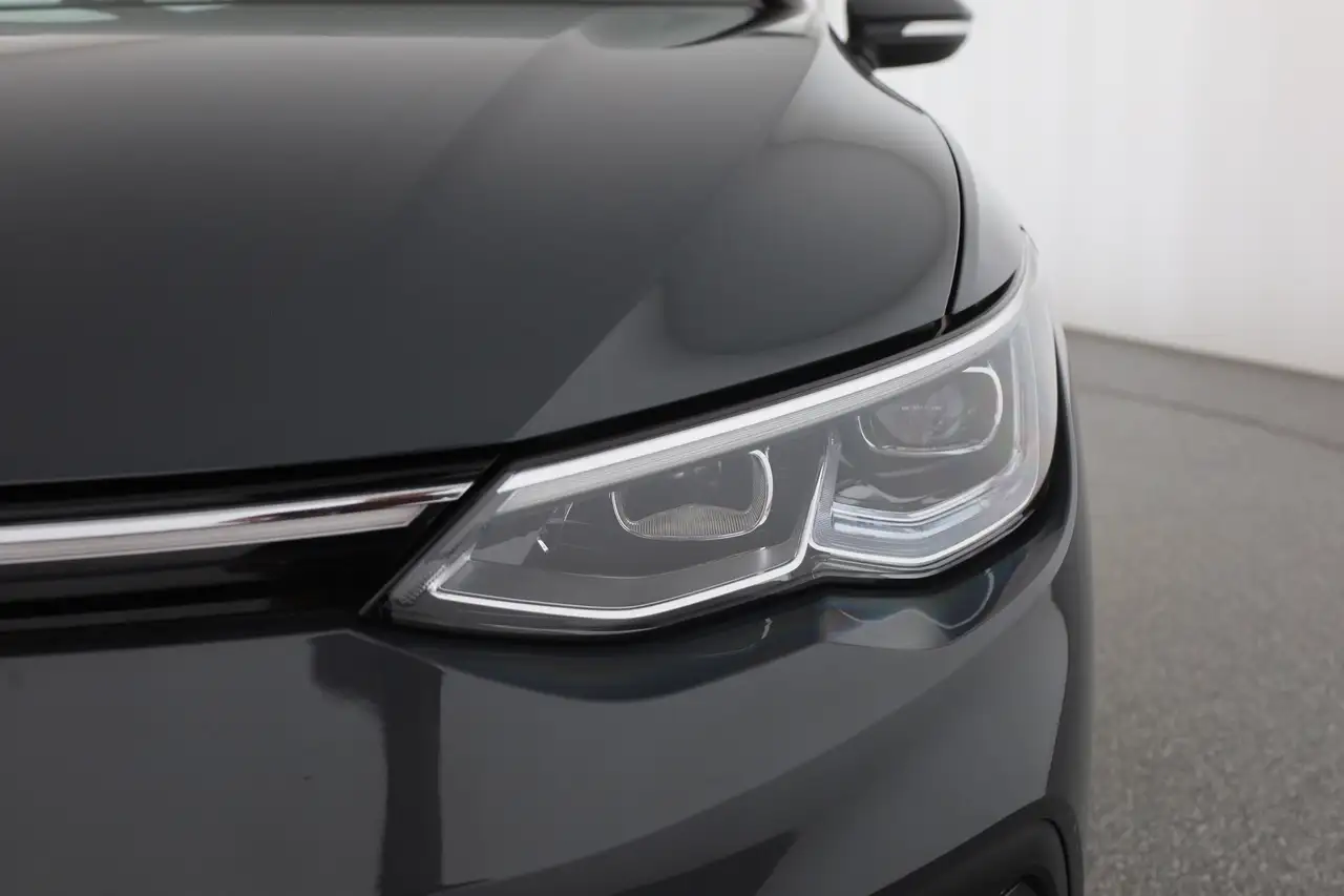 Volkswagen Golf VIII 1.5 eTSI DSG Style LED App-Connect ACC — معرض صور السيارة 27