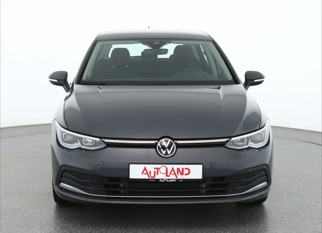 Volkswagen Golf VIII 1.5 eTSI DSG Style LED App-Connect ACC — معرض صور السيارة 8