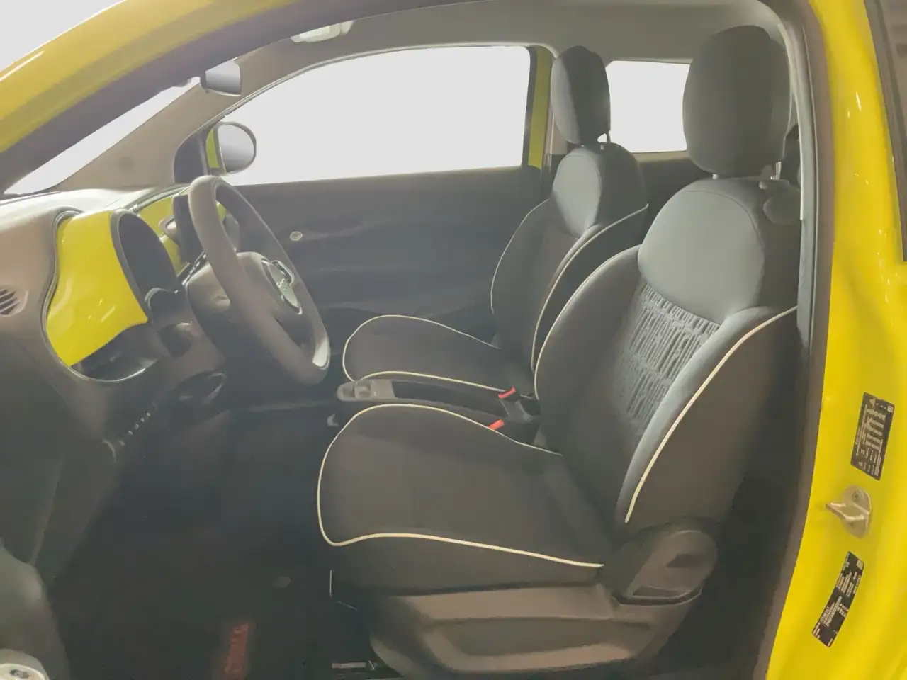 Fiat 500e 23,8 kWh + Ganzjahresreifen — معرض صور السيارة 10