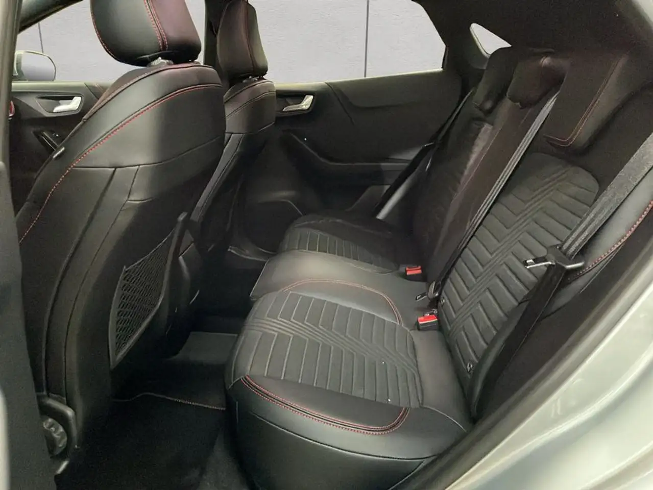 Ford Puma 1.0 EcoBoost Hybrid Aut. ST-LINE X — معرض صور السيارة 17