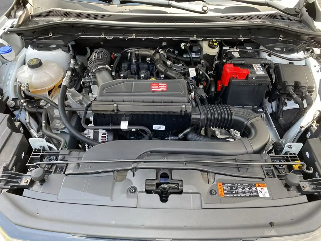 Ford Kuga 1.5 EcoBoost ST-LINE X — Vehicle gallery 22