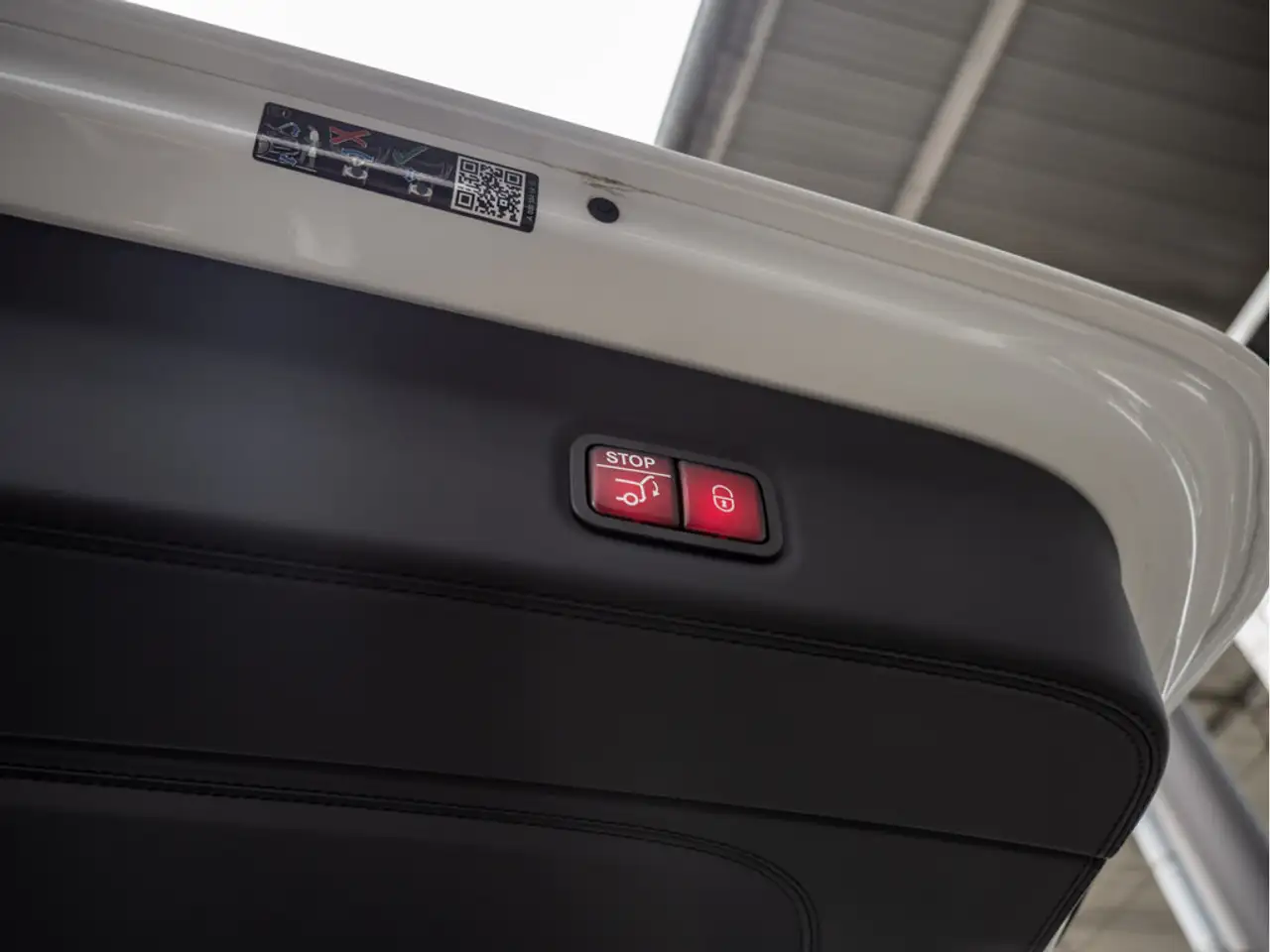 Mercedes-Benz GLS 600 Maybach Manufaktur FirstClass Distr. — Galería del vehículo 37