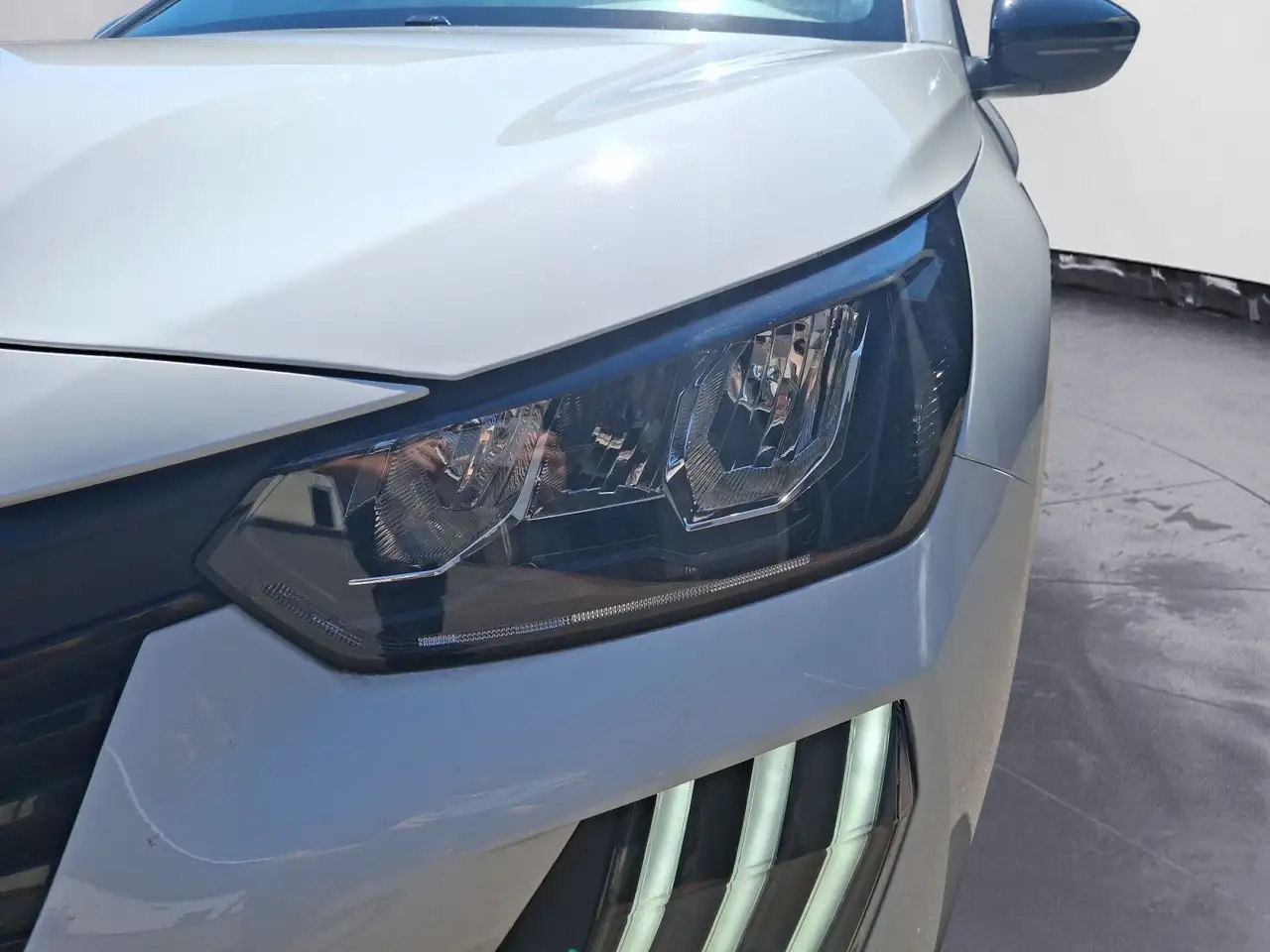 Peugeot 208 PureTech 75 Active Bluetooth PDC Klima DPF — Galerie du véhicule 9