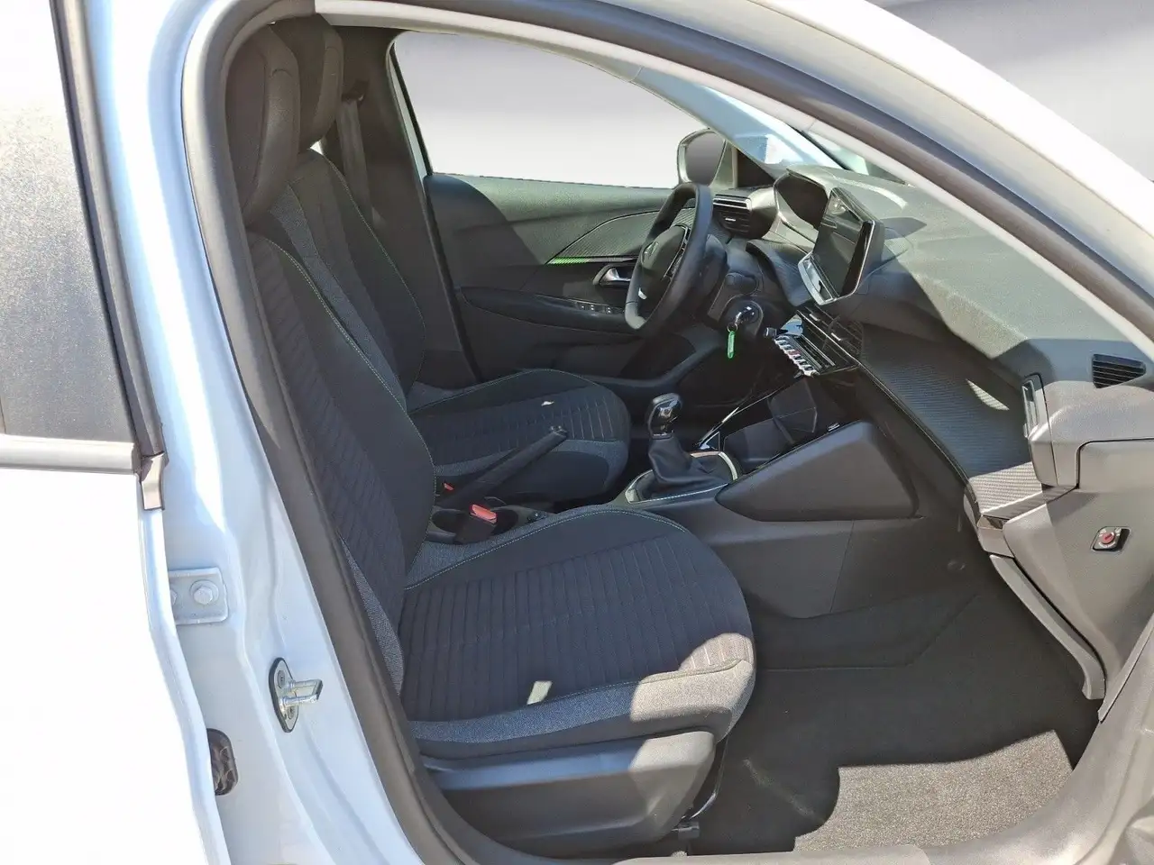 Peugeot 208 PureTech 75 Active Bluetooth PDC Klima DPF — Galerie du véhicule 13