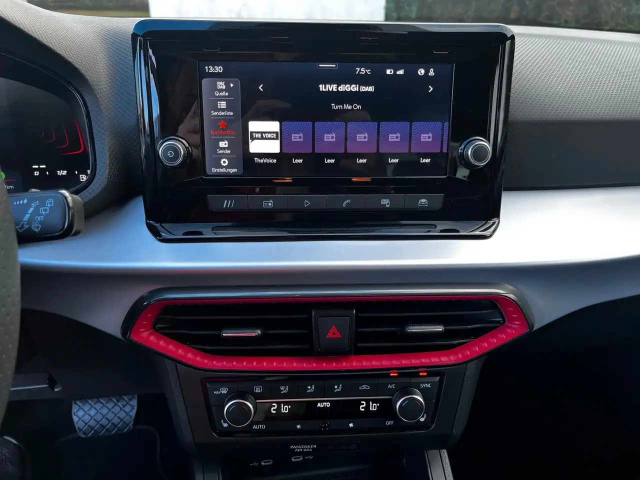 SEAT Ibiza FR DSG LED CAM APP SHZ KEYLESS — معرض صور السيارة 8
