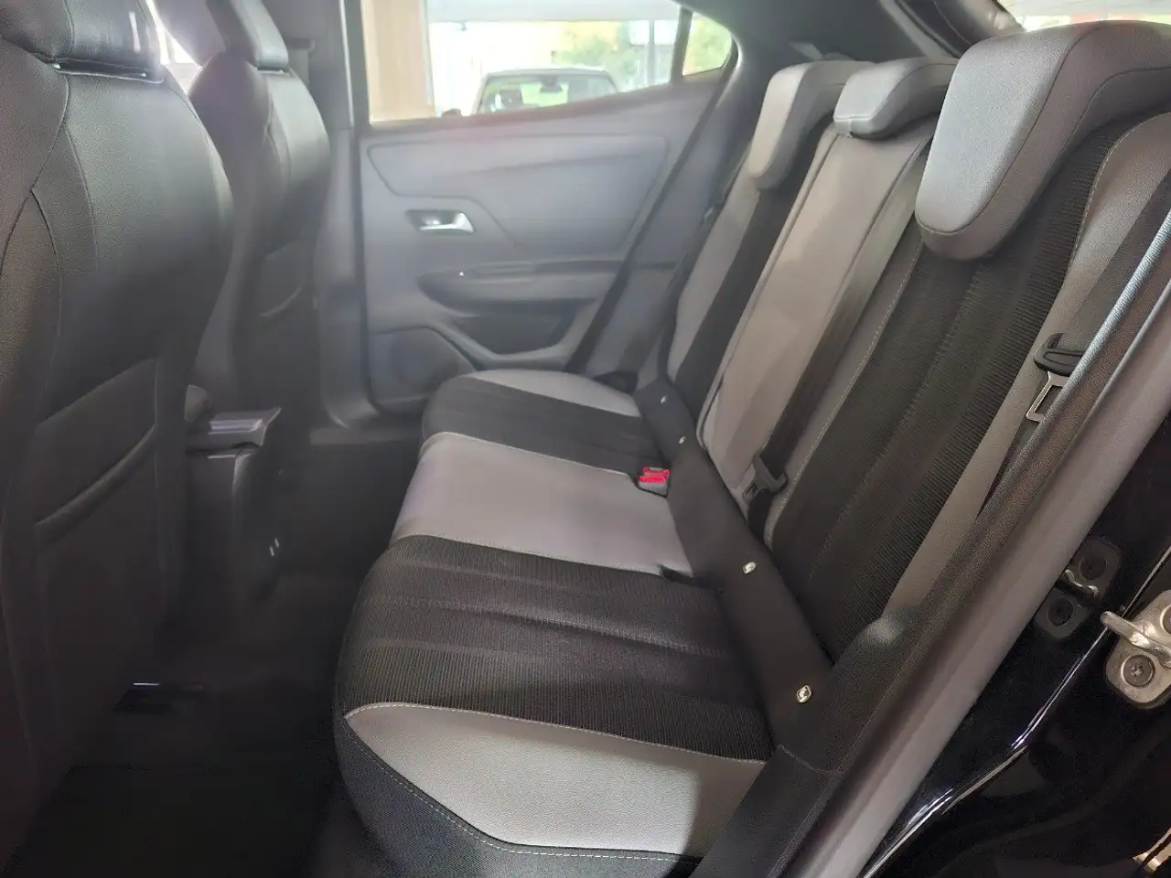 Opel Mokka 1.2 Turbo Edition LED+SHZ+Fernlichtass.+LM — معرض صور السيارة 8