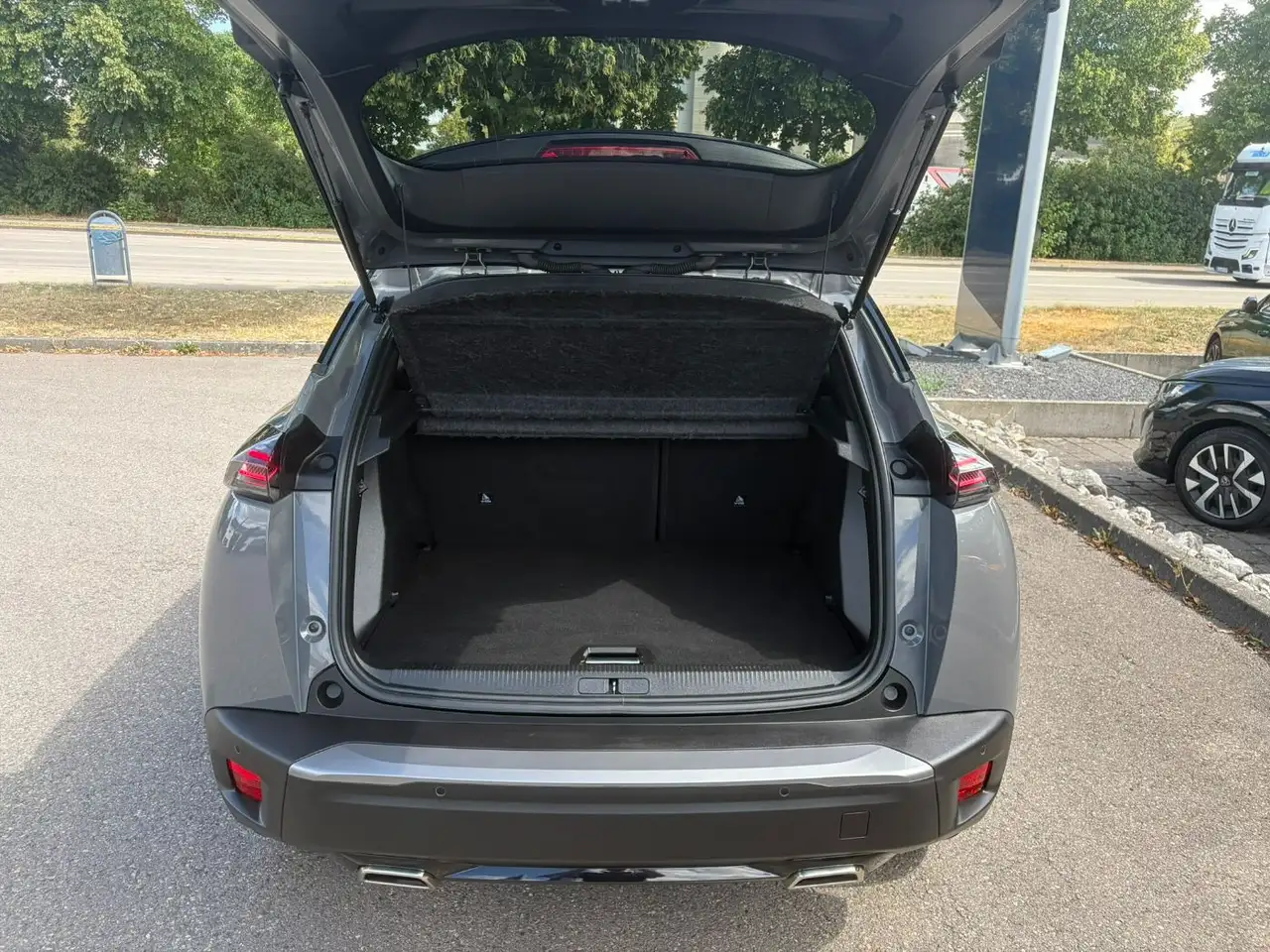 Peugeot 2008 1.2 PureTech 130 GT ACC/Kam./KeyLess/LED/LM — Vehicle gallery 9