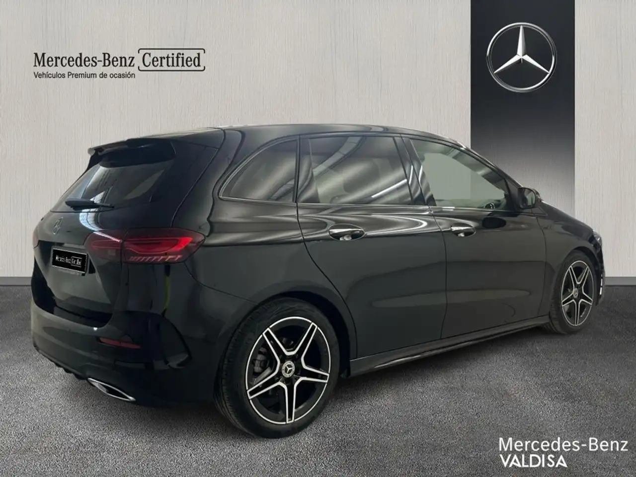 Mercedes-Benz B 200 200d — معرض صور السيارة 2