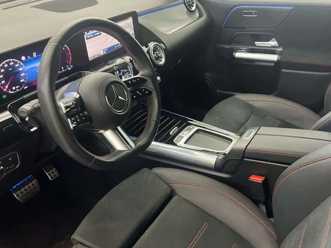 Mercedes-Benz B 200 200d — معرض صور السيارة 6