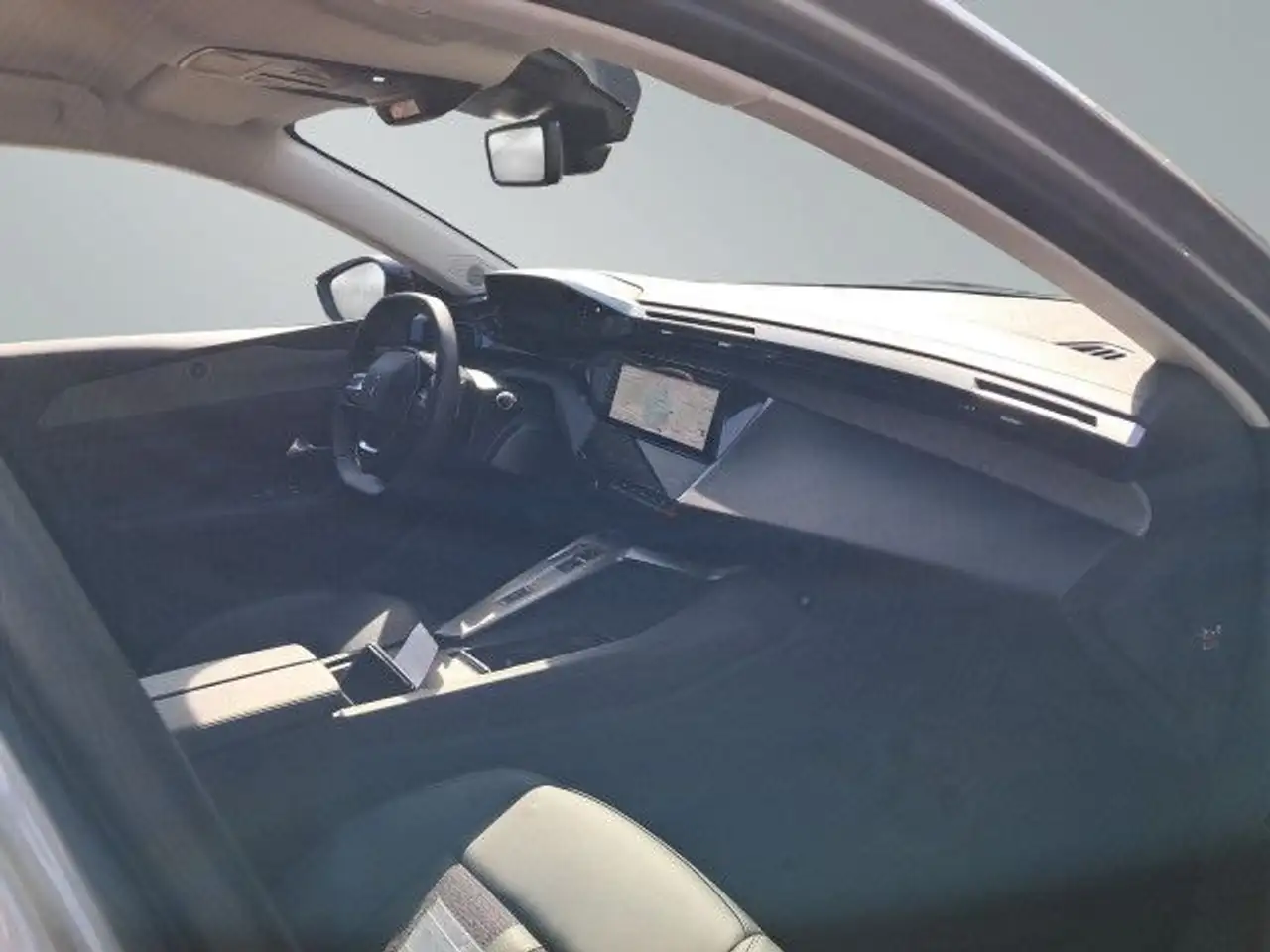 Peugeot 308 Allure PureTech 130 EAT8 Bluetooth Navi LED — Vehicle gallery 15