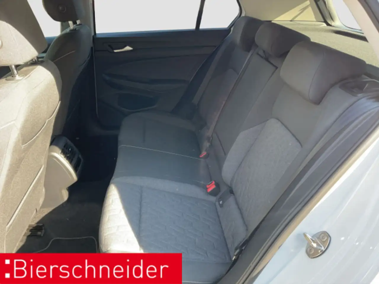 Volkswagen Golf 8 1.0 TSI Move LED SHZ PDC ALU — معرض صور السيارة 13