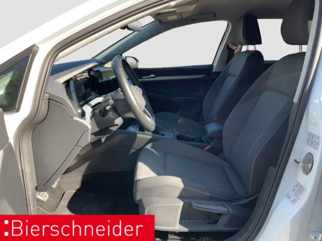 Volkswagen Golf 8 1.0 TSI Move LED SHZ PDC ALU — معرض صور السيارة 10