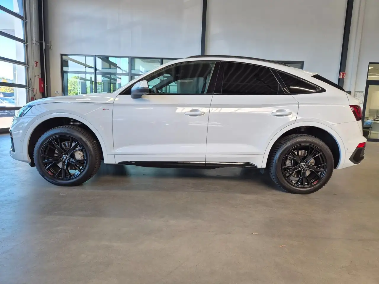 Audi Q5 SPORTBACK 45 TFSI QUATTRO S LINE NAVI LED AHK — Galerie du véhicule 8