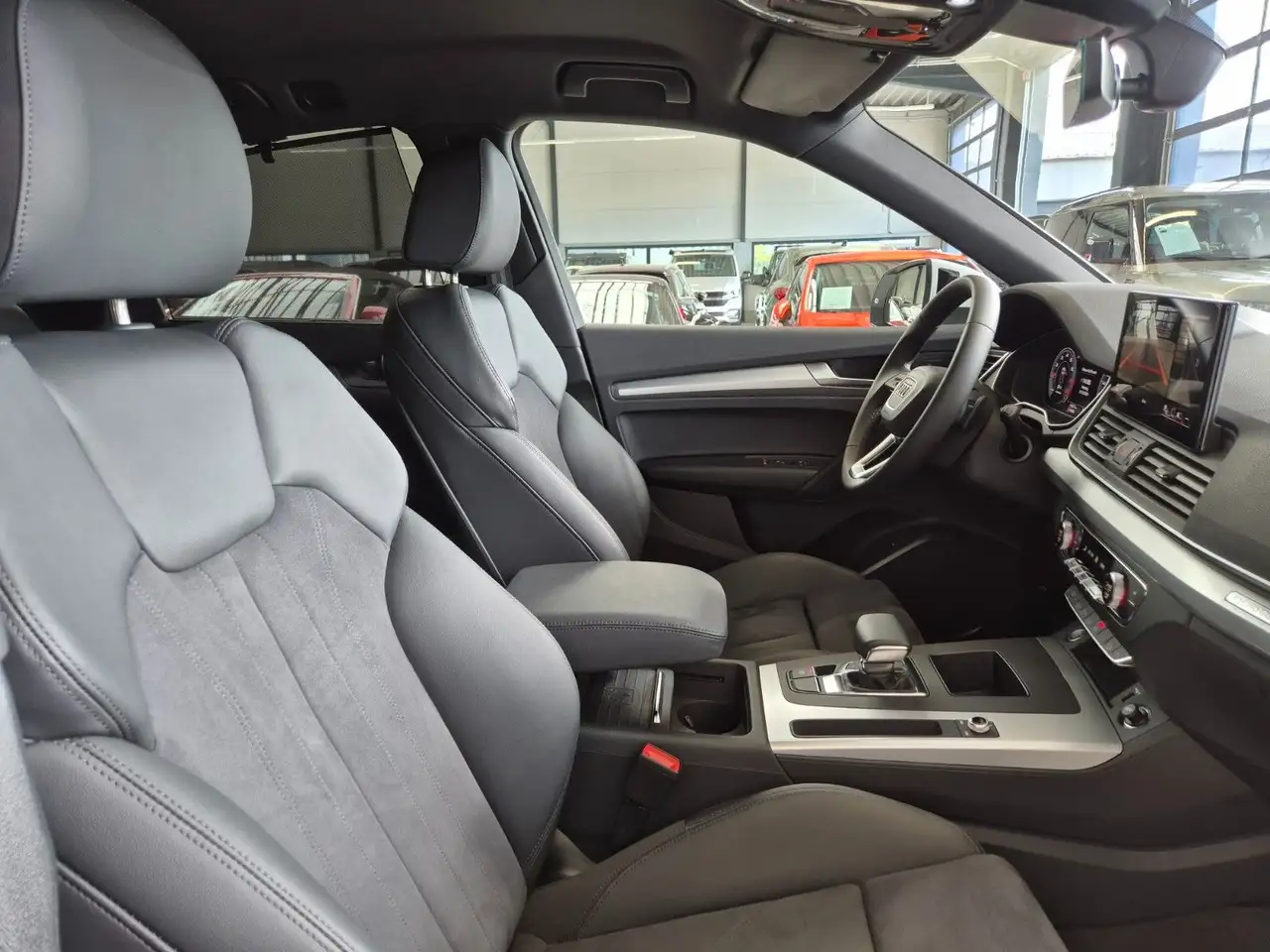 Audi Q5 SPORTBACK 45 TFSI QUATTRO S LINE NAVI LED AHK — Galerie du véhicule 11