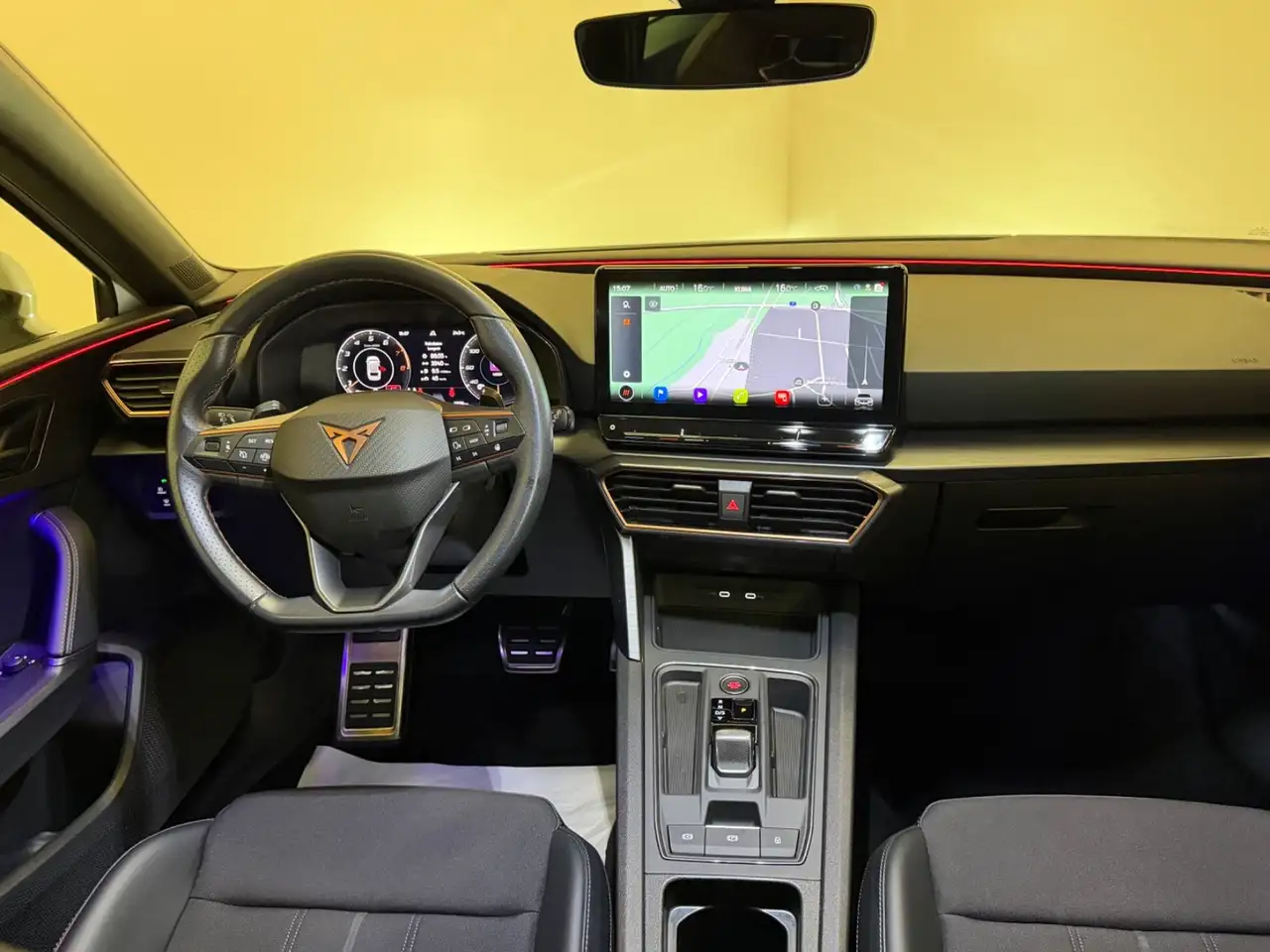 CUPRA Leon Sportstourer VZ/LED/AHK/NAVI/RÜCKFAHRKAMERA — Vehicle gallery 24