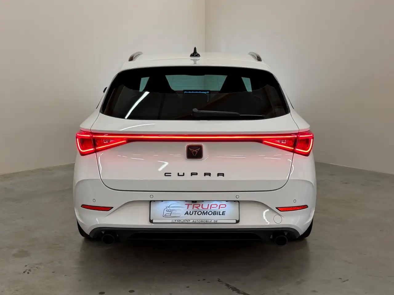CUPRA Leon Sportstourer VZ/LED/AHK/NAVI/RÜCKFAHRKAMERA — Vehicle gallery 6