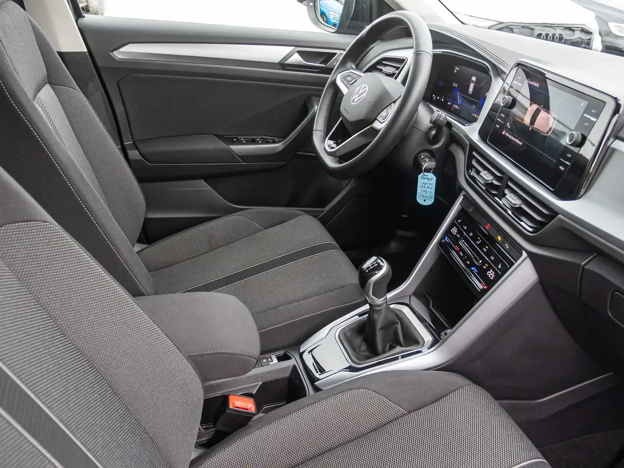 Volkswagen T-Roc 1.0 TSI Life Navi LED Digital Cockpit EPH — Galería del vehículo 21