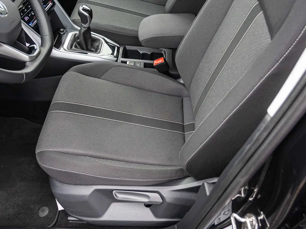 Volkswagen T-Roc 1.0 TSI Life Navi LED Digital Cockpit EPH — Galería del vehículo 11