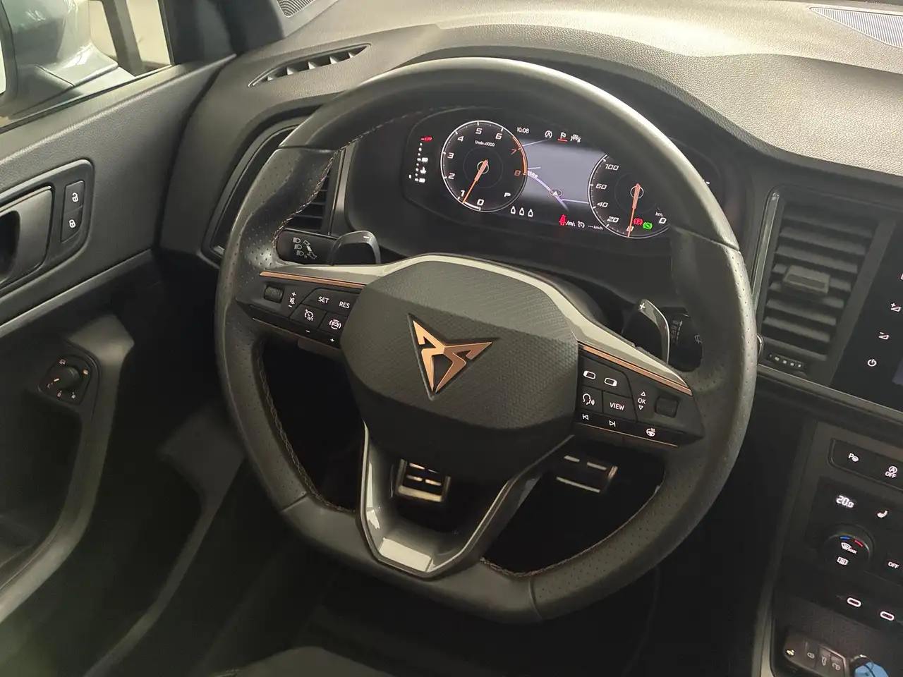 CUPRA Ateca 1.5 TSI DSG LED NAVI KAMERA ELKT. KLAPPE — Galerie du véhicule 24